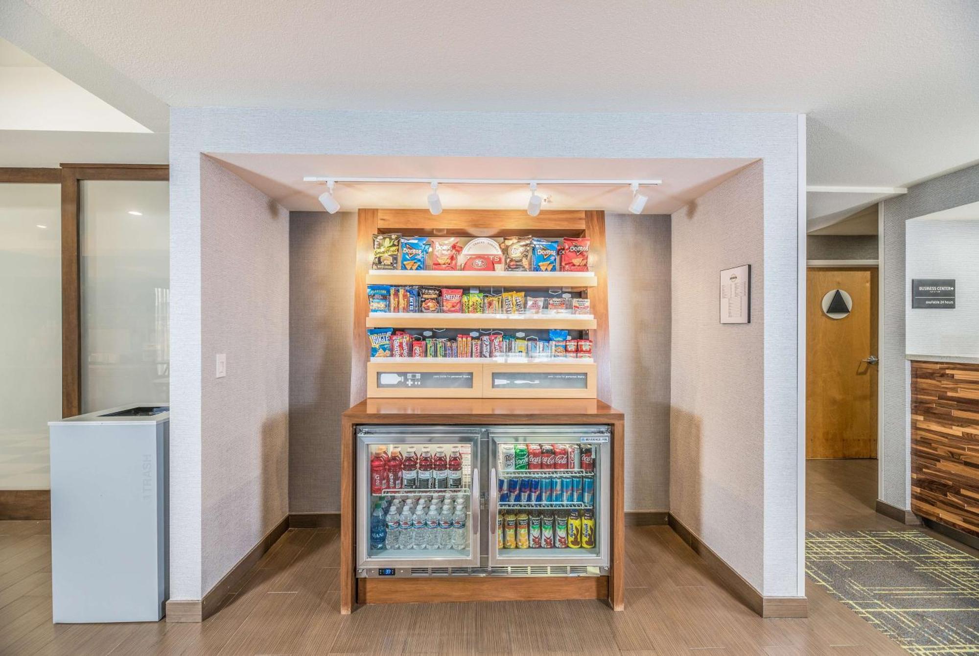 Hampton Inn Oakland-Hayward Ngoại thất bức ảnh