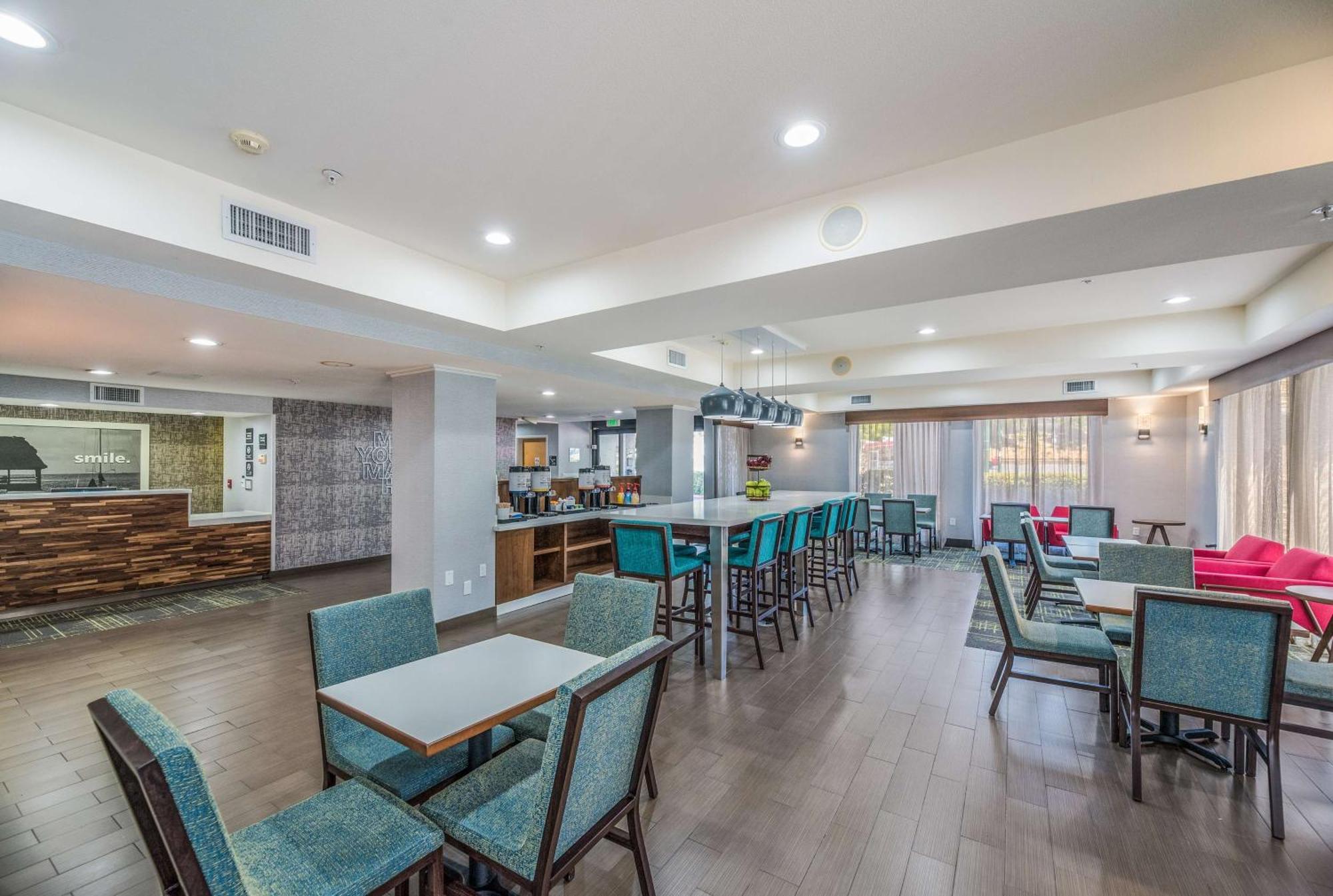 Hampton Inn Oakland-Hayward Ngoại thất bức ảnh