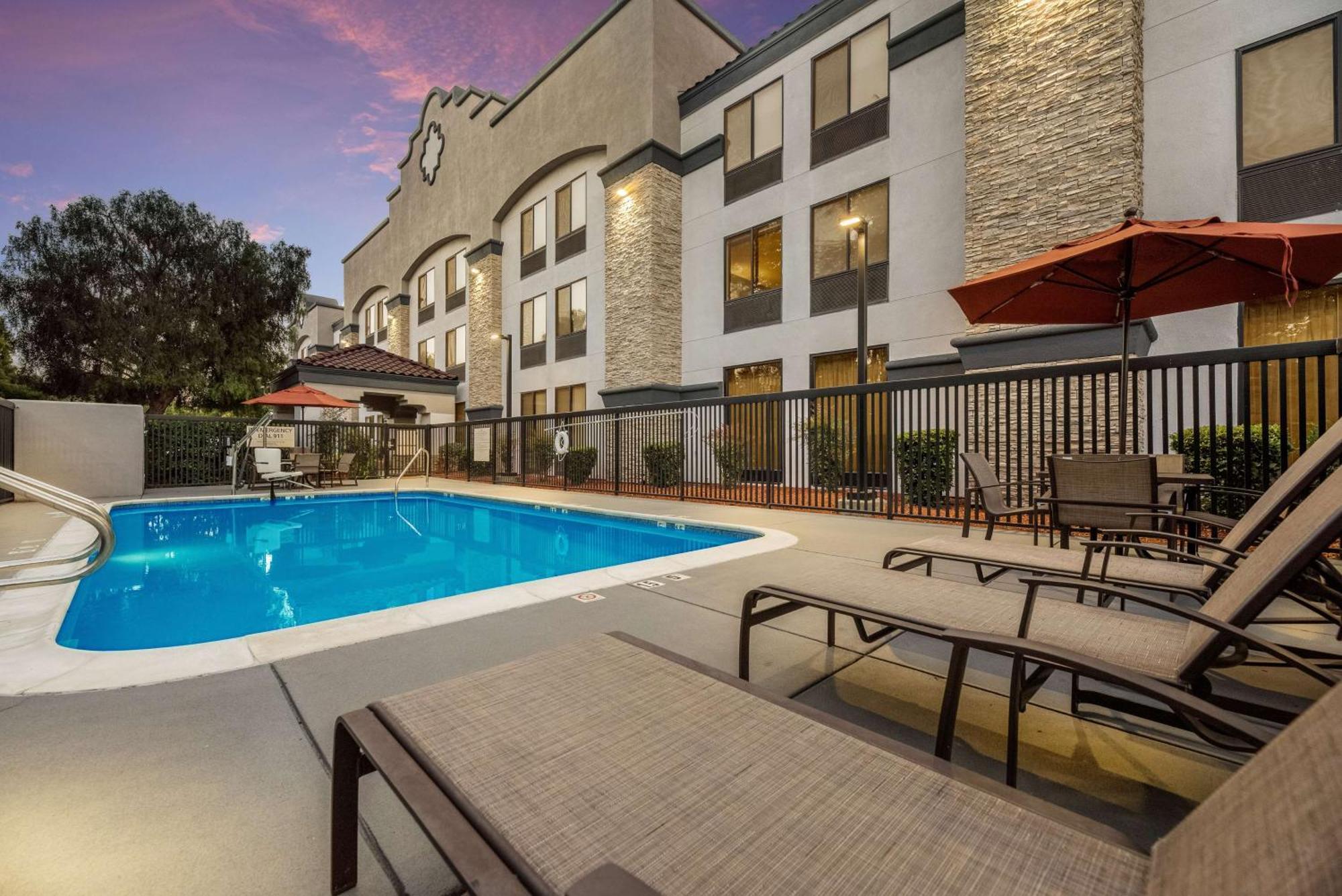 Hampton Inn Oakland-Hayward Ngoại thất bức ảnh